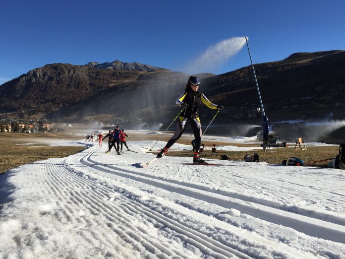 Livigno si tinge d'azzurro: fondisti al lavoro - Rivista SciFondo