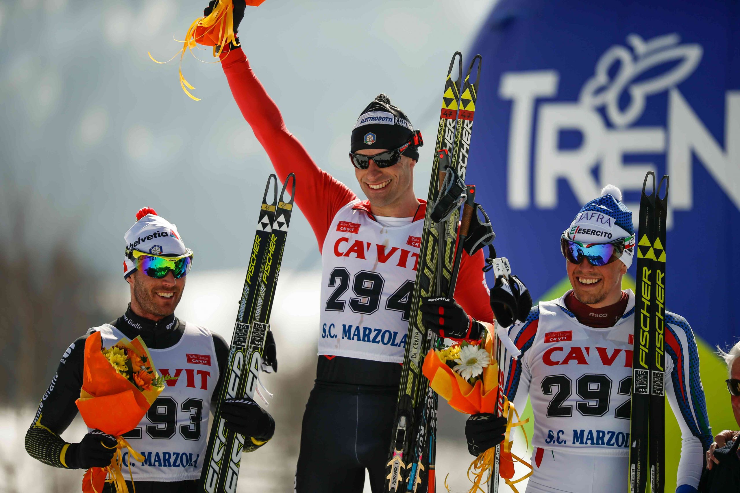 Giorgio DI Centa svetta sul podio tricolore della 50 km (foto Flavio Becchis)